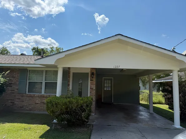 1227 S Stacy Ave, Gonzales, LA 70737