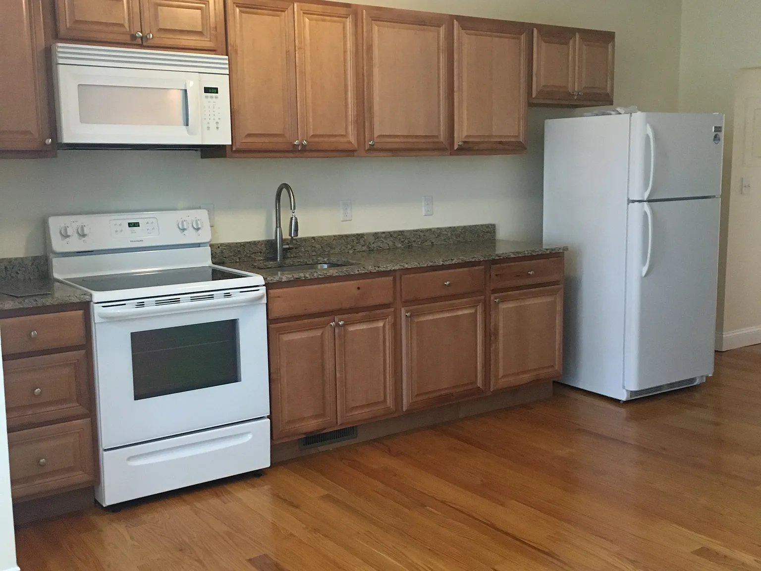 406 Pawtucket Street — Photo 2