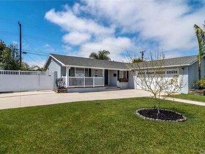 5352 Edinger Ave, Huntington Beach, CA, 92649