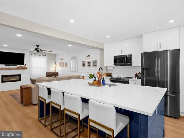 243 Seneca Ter, Pasadena, MD 21122