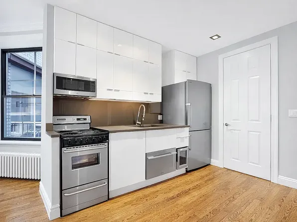 257 Bleeker Street image 1 of 2