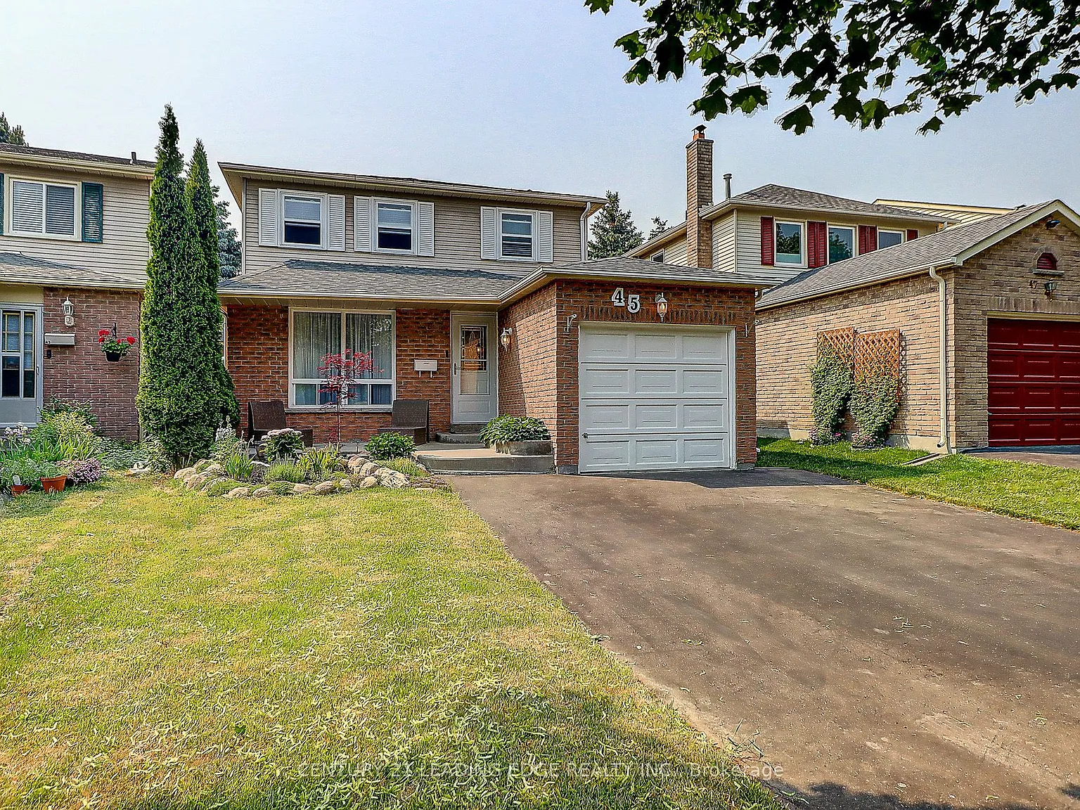 4 bed, $3,400 — Photo 1
