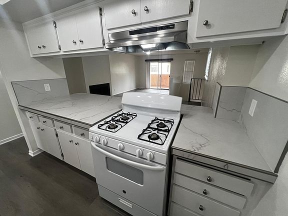 Calacatta porcelain kitchen.