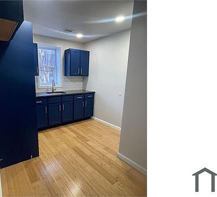 3rd image of 6440 Glenmore Ave