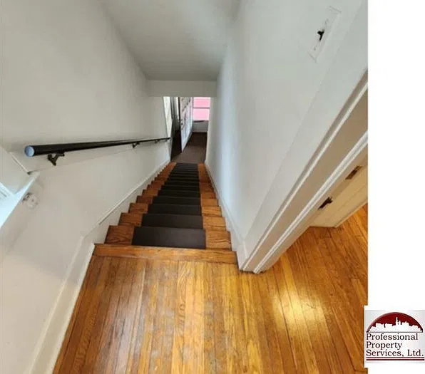2 bed, 1.0 bath, 1300 sqft, $2,000 — Photo 2
