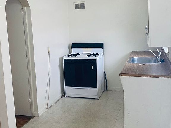 3rd image of 625 N Adams St #2