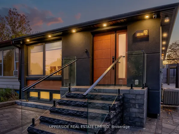 61 Marlin Ct, Newmarket, ON L3Y 2W7