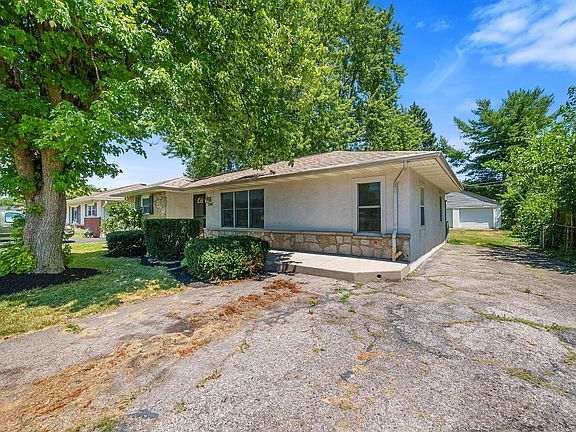 3rd image of 3338 Parsons Ave