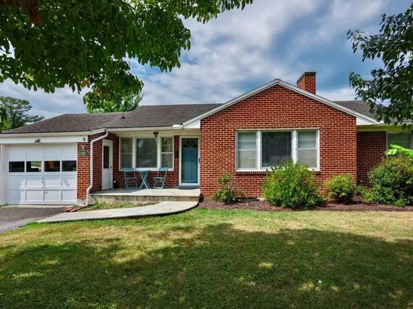 109 Wallace St, Lexington, VA 24450