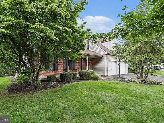 4th image of 157 Kings Gate Dr