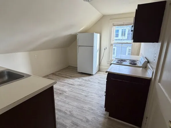 51 Robbins St APT 3, Waltham, MA 02453
