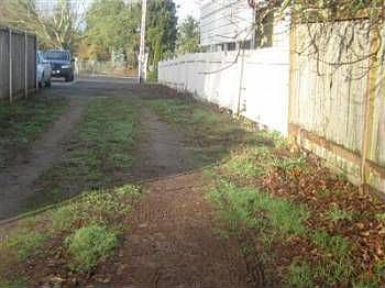 2nd image of 2020 Boulevard Rd SE