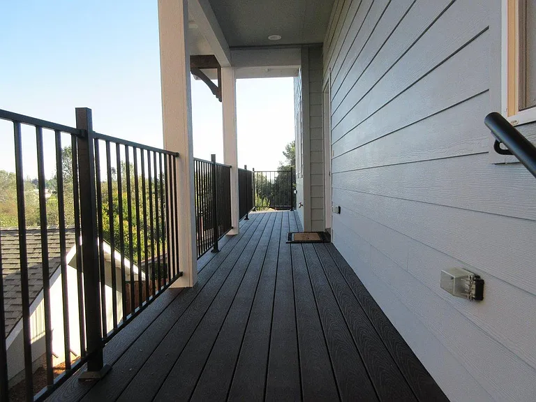 710 Landis Cir — Photo 4