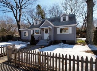 81 Cheshire St, Stratford, CT 06614