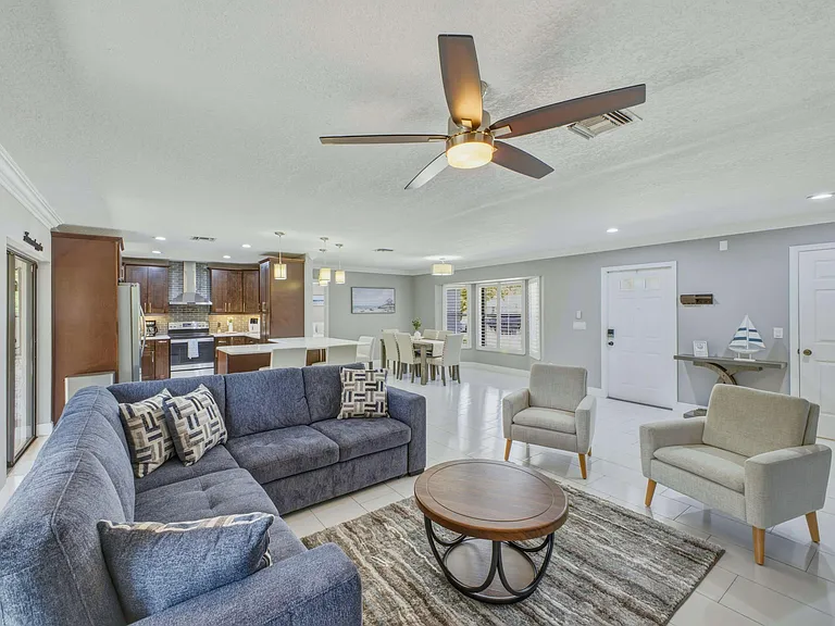 1127 Sea Pines Way — Photo 30