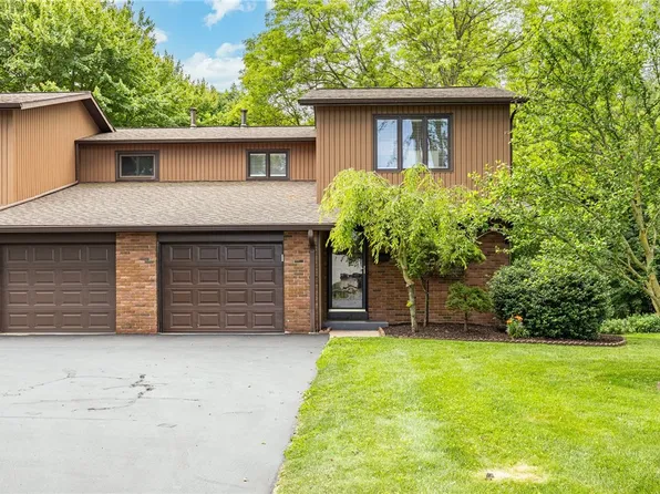 321 Penhurst Rd, Rochester, NY 14610