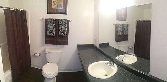 4th image of 464 Lee Ave