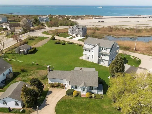 156 Saltaire Ave, Narragansett, RI 02882