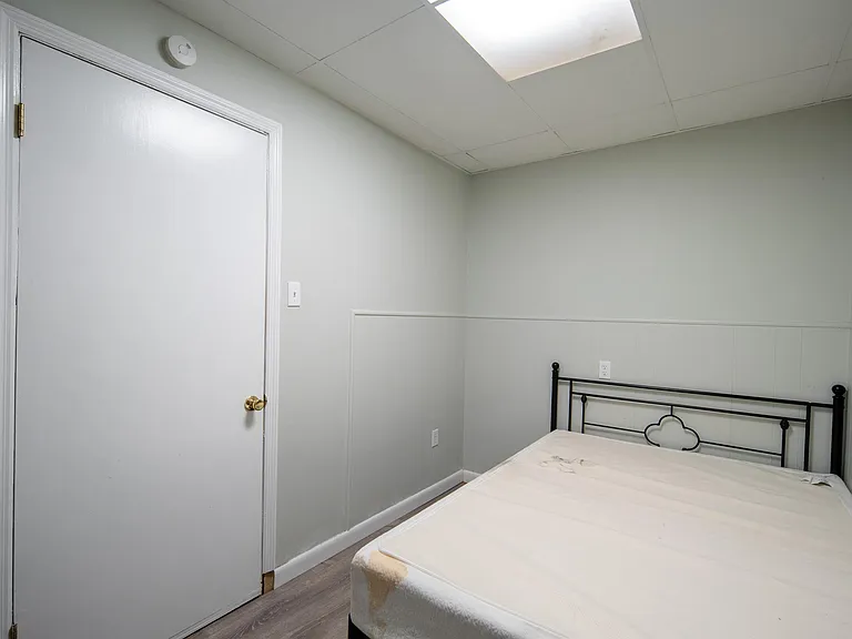 159 Hoosick St #1F — Photo 30