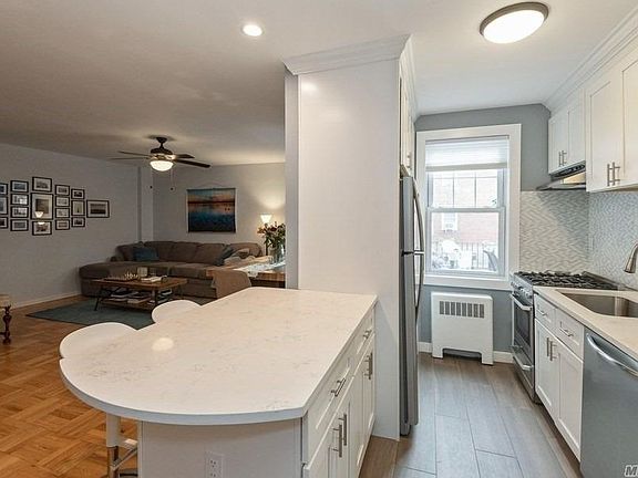 4th image of 200 N Village Ave APT D2