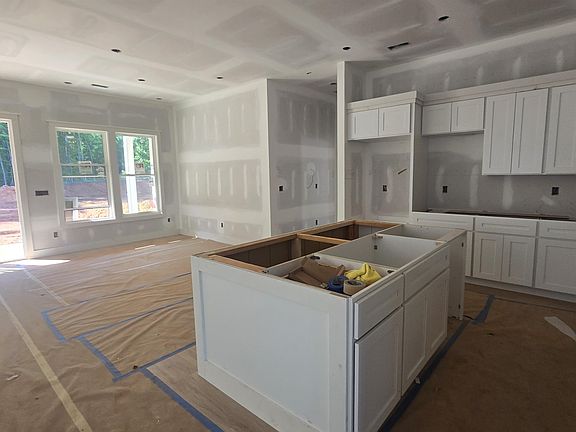 4th image of 228 Sand Clay Rd