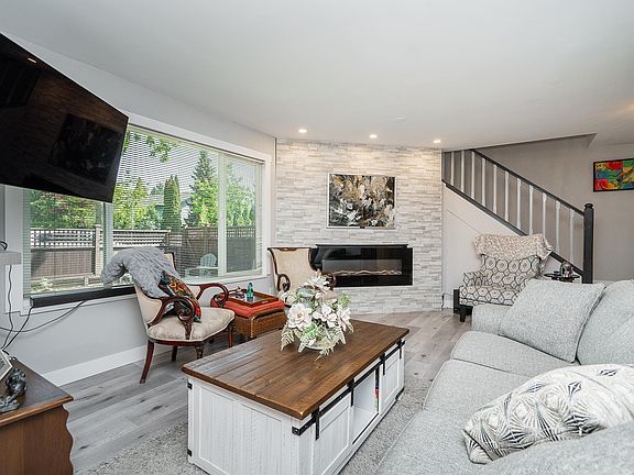 4th image of 3655 Shaughnessy St #103F