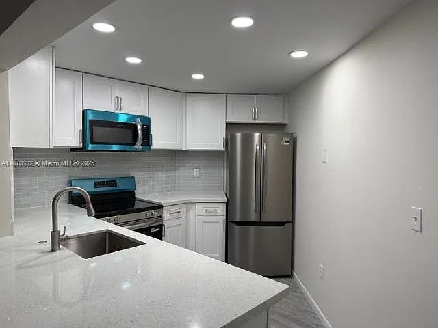 2 bed, 1000 sqft, $2,450 — Photo 4