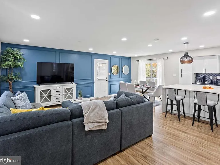 4307 San Carlos Dr — Photo 2