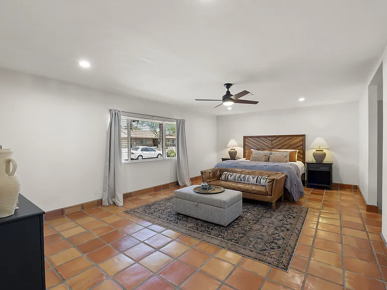 5449 E Larkspur Dr — Photo 4