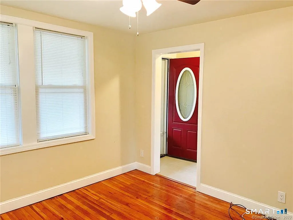 2 bed, 1.0 bath, 900 sqft, $2,600 — Photo 2