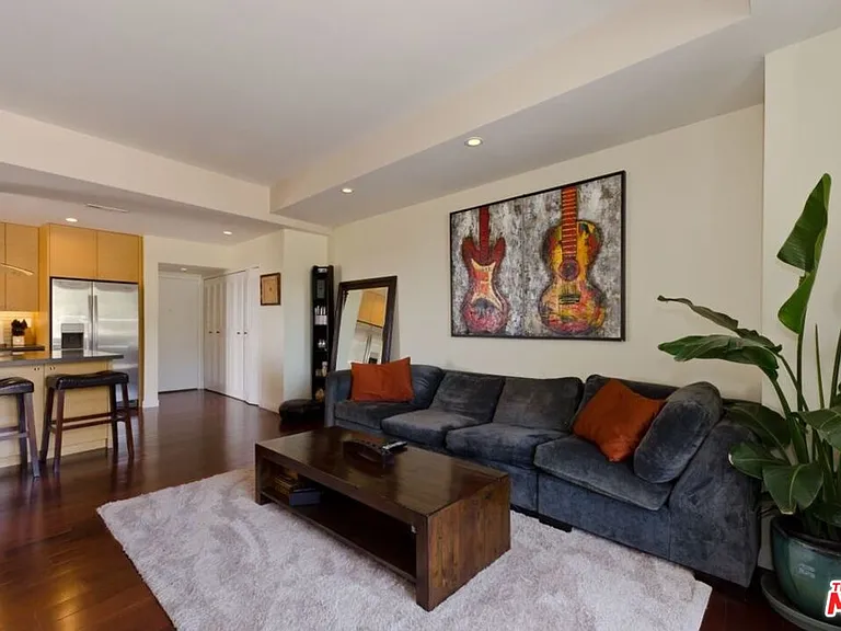 7250 Franklin Ave #901 — Photo 32