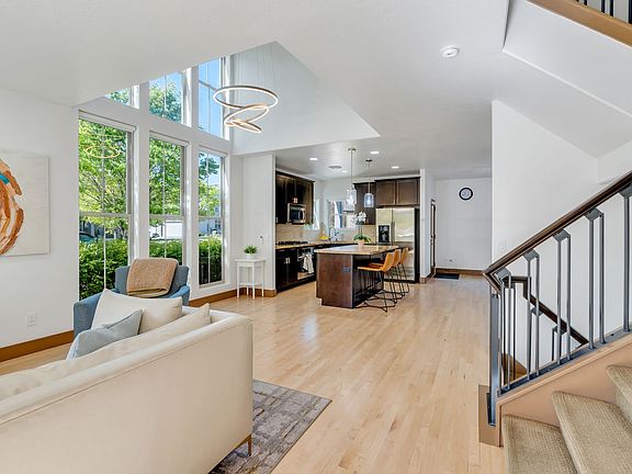 2nd image of 10536 S Topview Rd