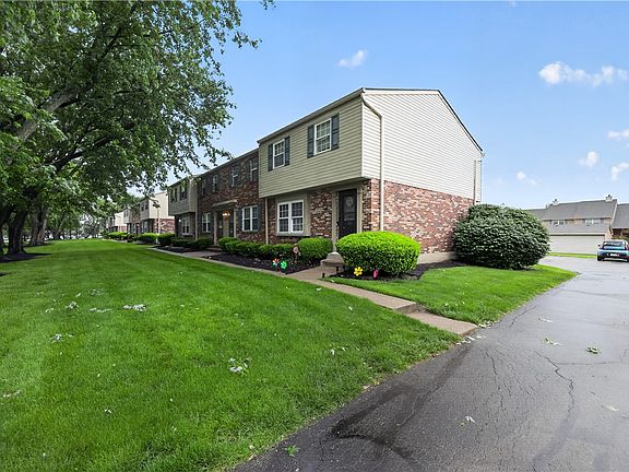 3rd image of 107 Marco Ln #11