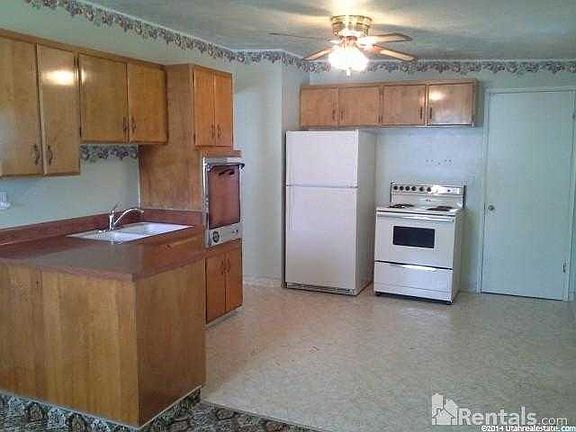4th image of 451 Holiday Dr