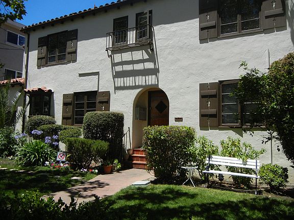 Common front door to 4 studios