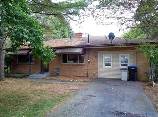 647 N Stadium Rd, Oregon, OH 43616