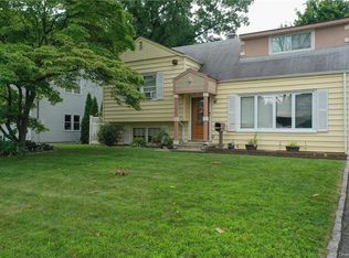 42 Boxwood Rd, Yonkers, NY 10710