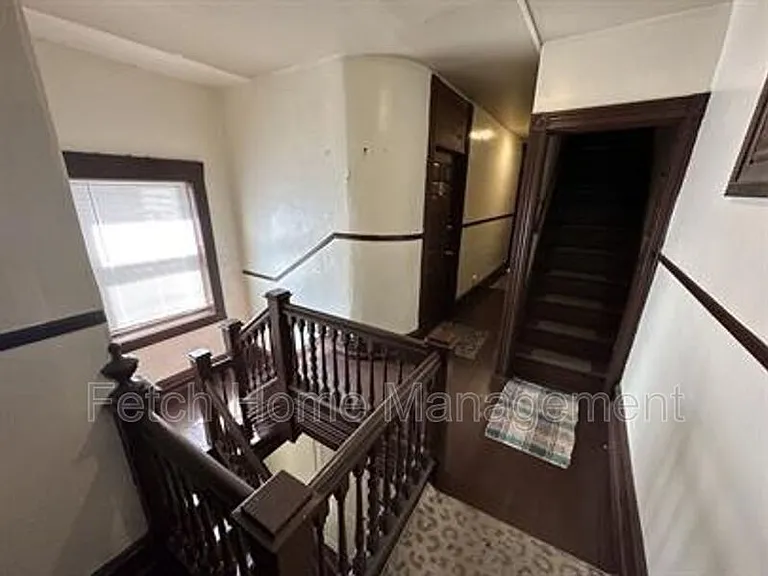 722 E King St #7 — Photo 2