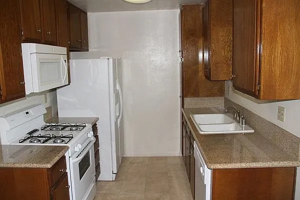 2 bed, 1100 sqft, $2,895 — Photo 1