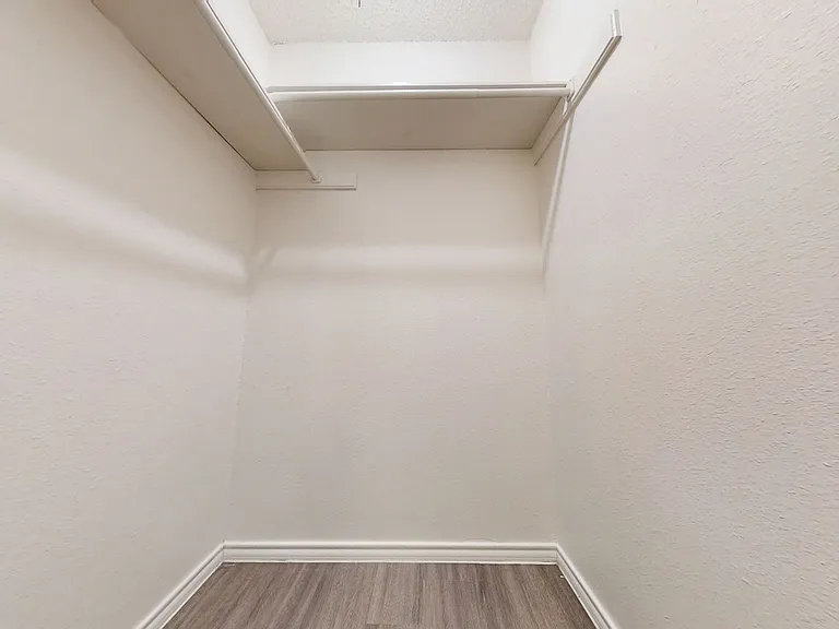 Stadium View Apartments — Photo 18