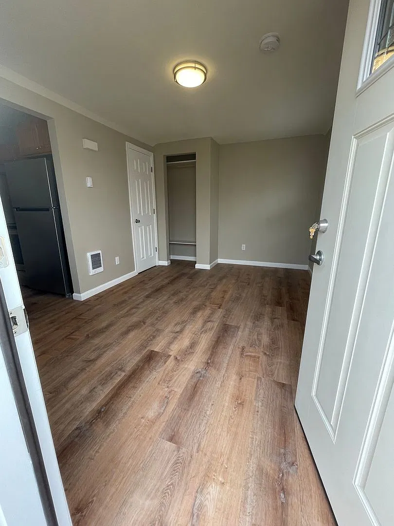 Circle Apartments — Photo 3