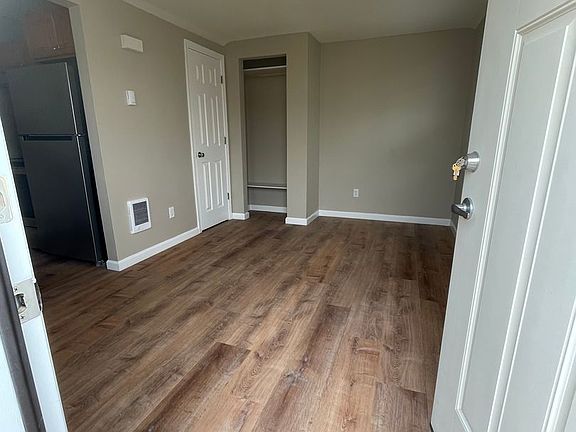 3rd image of 317-325 Main St SE #17-07