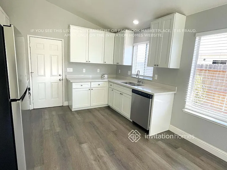 1182 Park Heights Dr — Photo 7