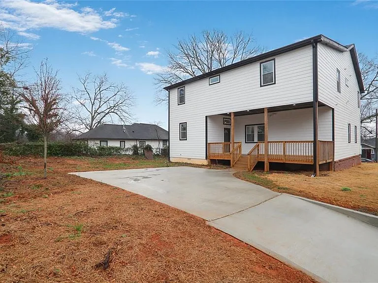 190 Adair Ave SE — Photo 36