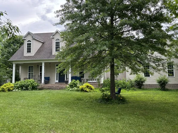 204 Revilo Rd, Leoma, TN 38468