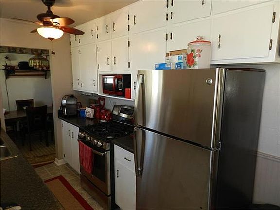 4th image of 1308 W Green St