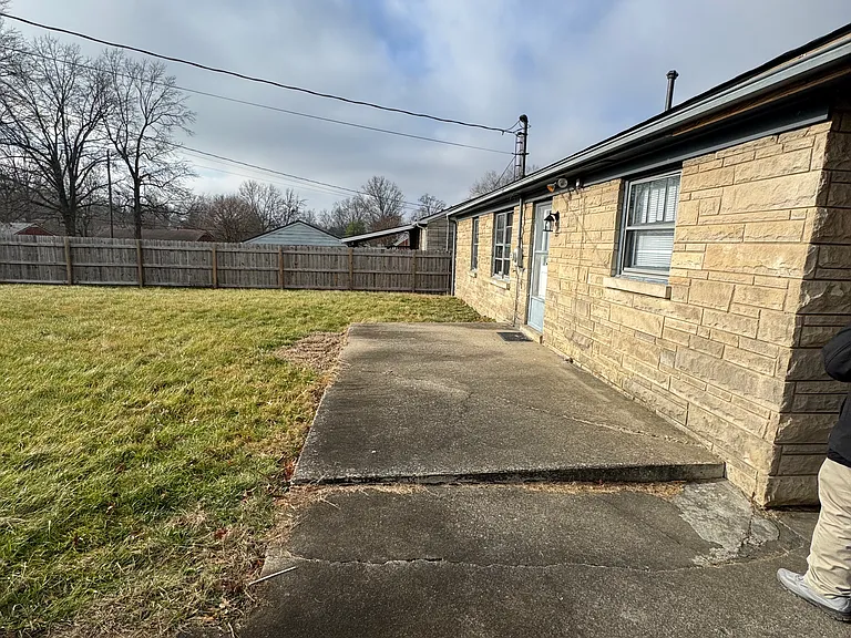 1724 Silver Ln — Photo 12