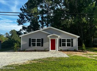 592 Rowan Rd, Clinton, NC 28328