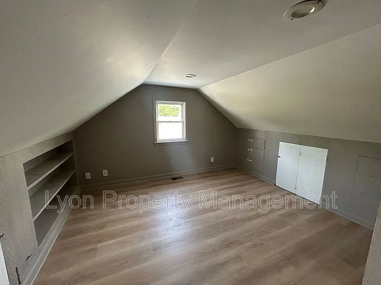 28 Lauder Ave — Photo 8