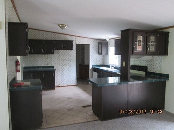 4th image of 520 E Morehead St